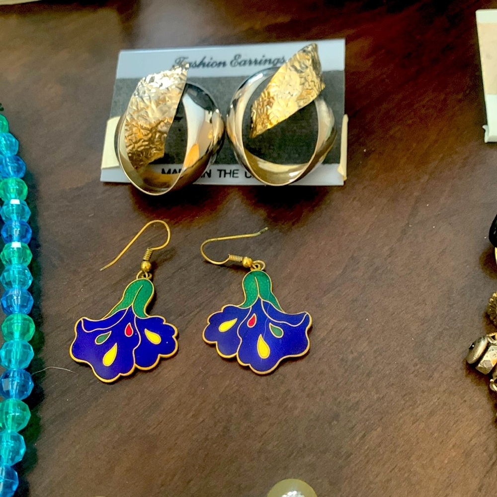 Assorted antique new and used jewelry